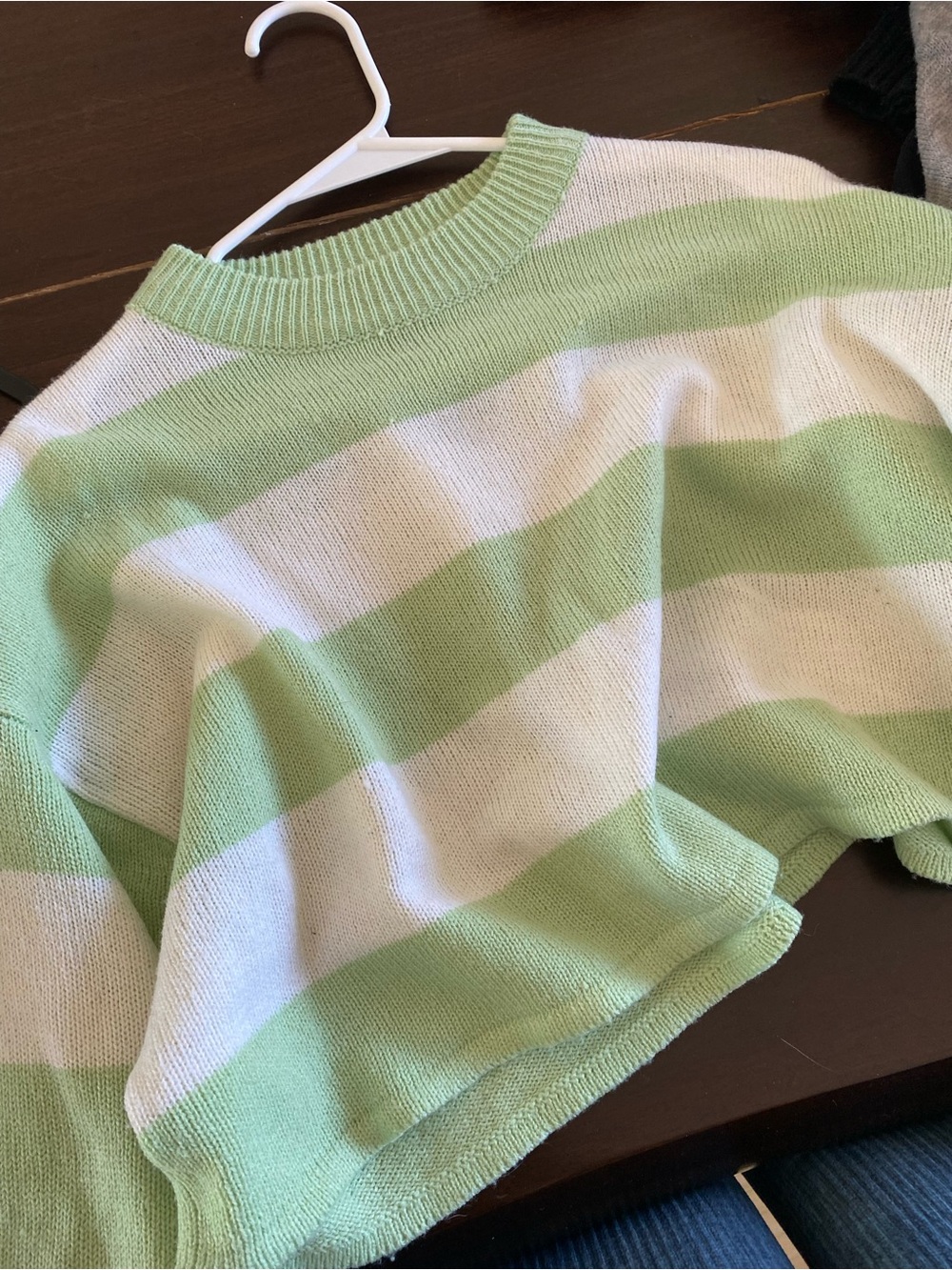 Streetwear Society Cropped Cowl Sweater in Light Green & White - Picture 6 of 12